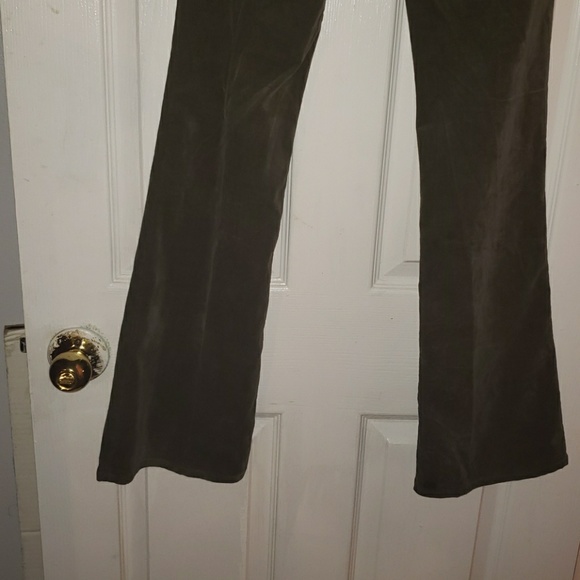 New  Gap 1969 olive green corduroy pants - Picture 3 of 3